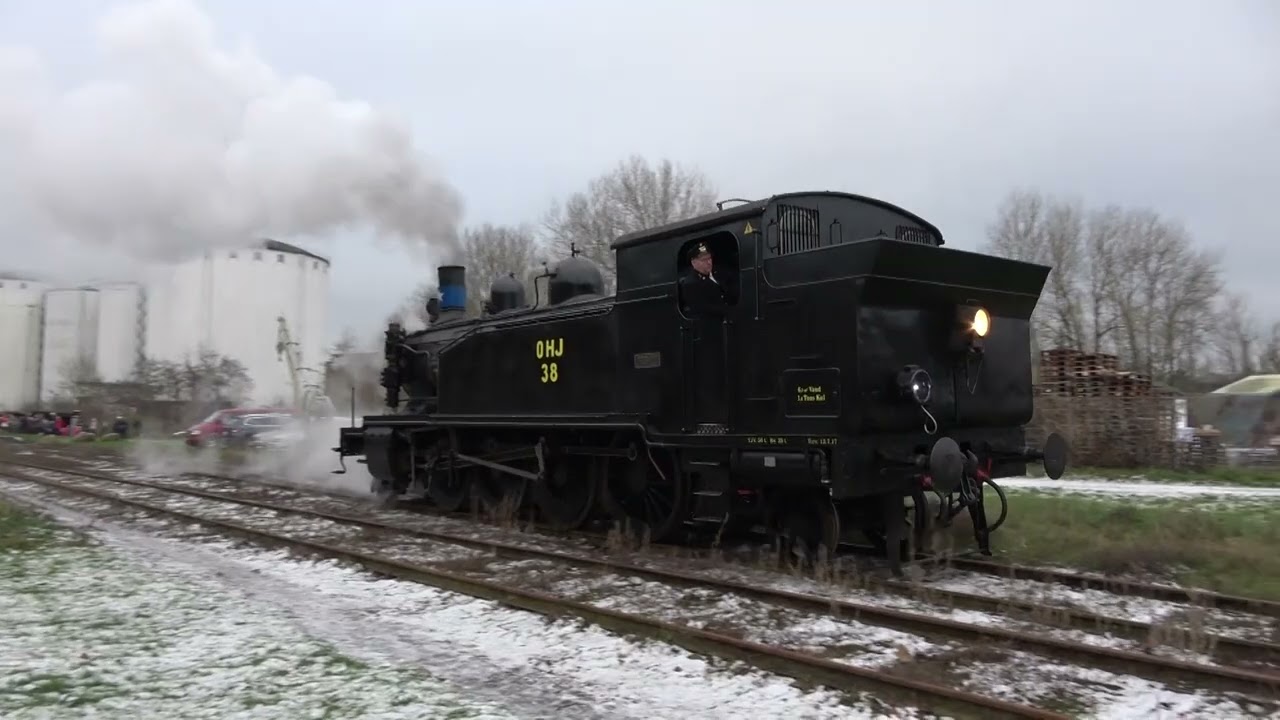 OHJ 38 & K 563 med juletog 10. December 2022
