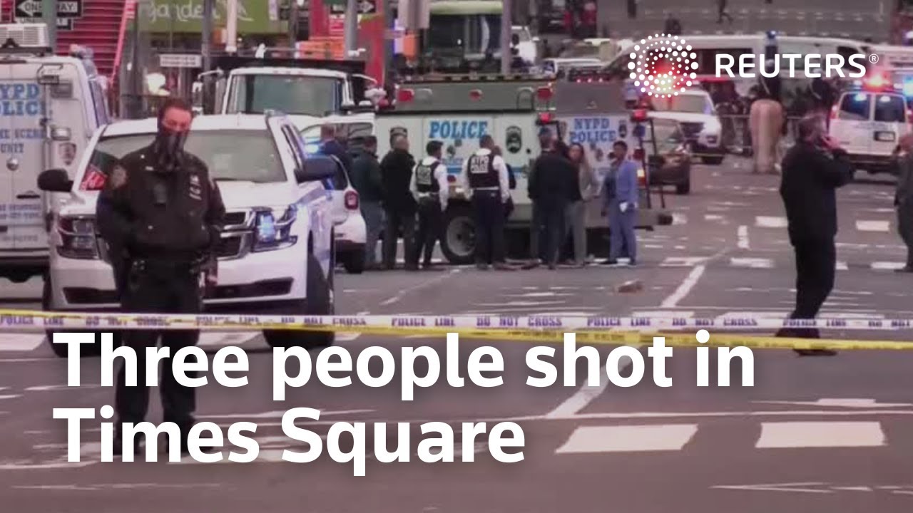 Three people shot in Times Square