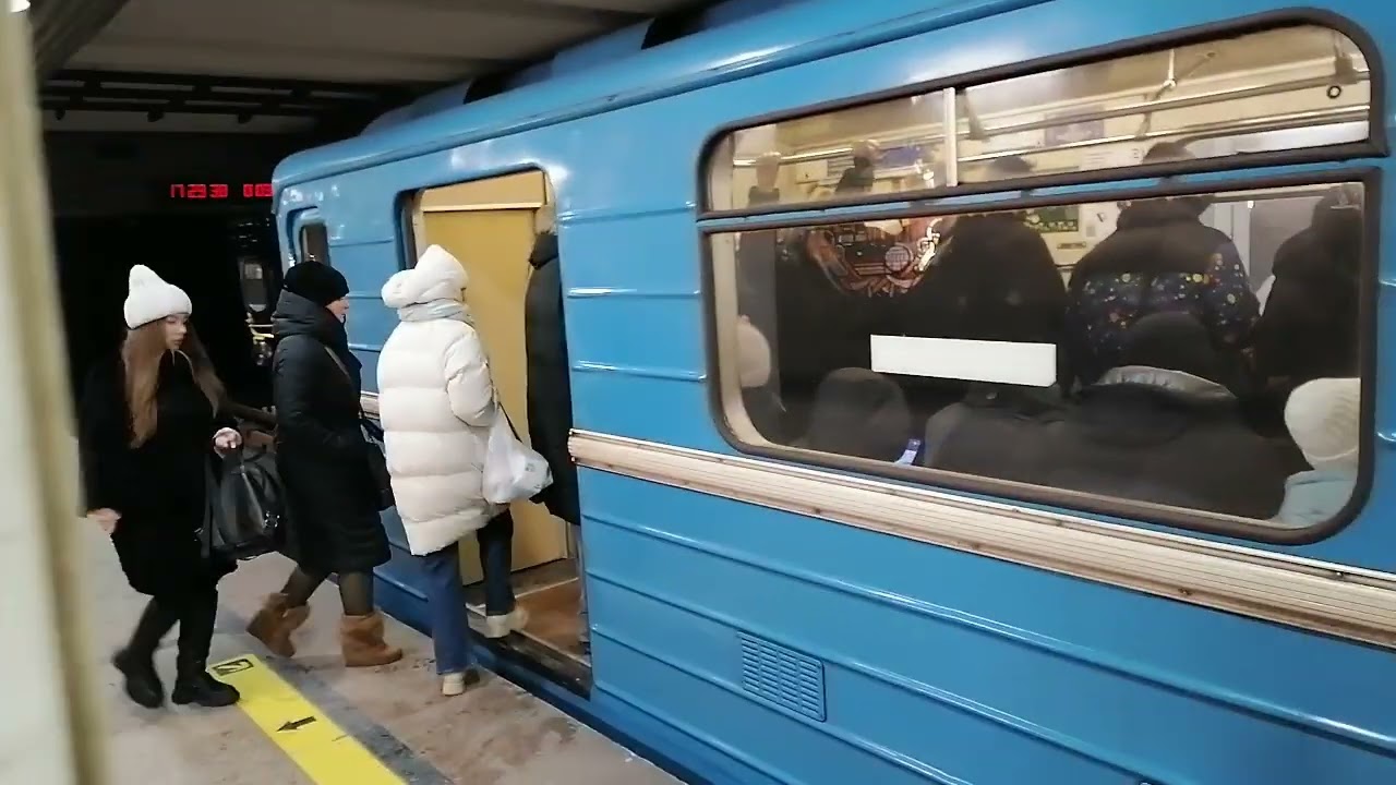 Метро Новосибирск. площадь Маркса - Речной Вокзал - Октябрьская