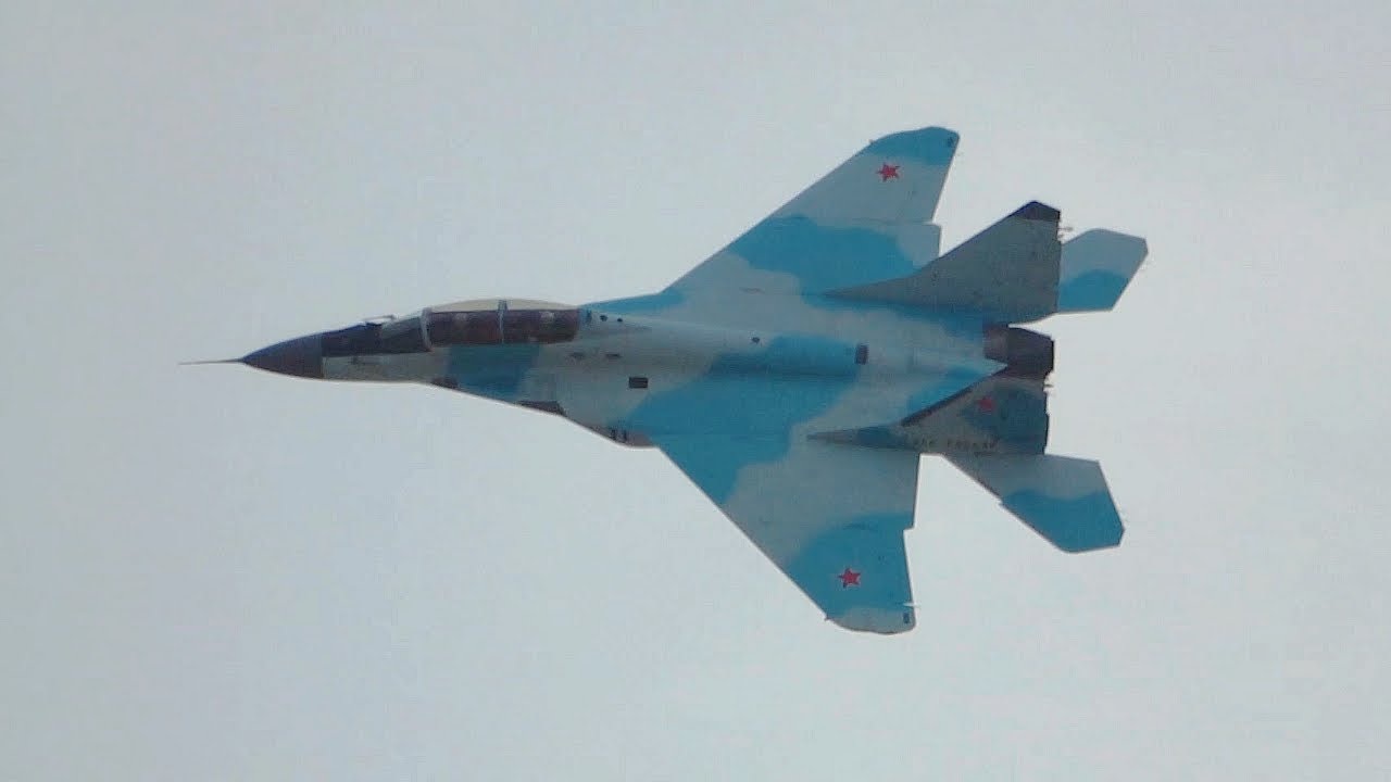 Авиасалон МАКС-2021. Истребитель МиГ-35, летчики Михаил Беляев и Дмитрий Селиванов