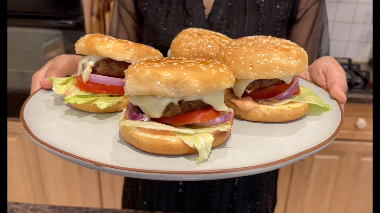 Beef Burgers Recipe - Cheesy and Juicy Beef Burgers 👌 - Easy Recipe