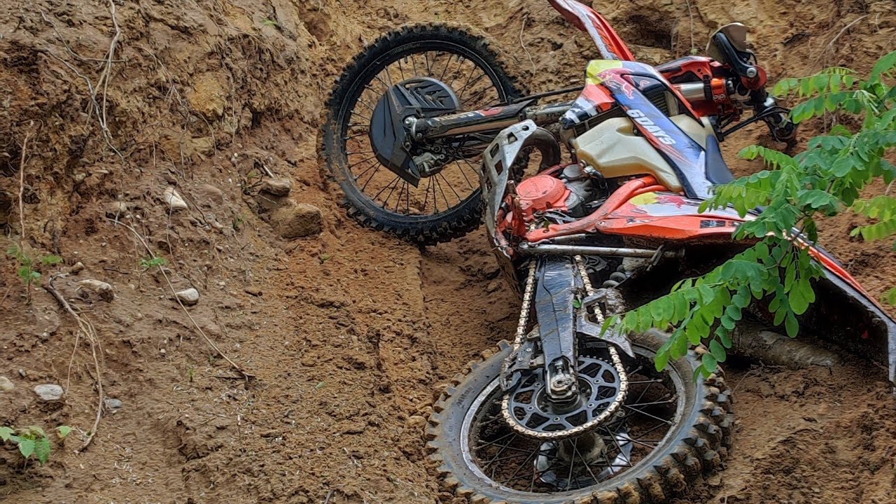 Enduro Dolomity po deszczu KTM 300 tpi