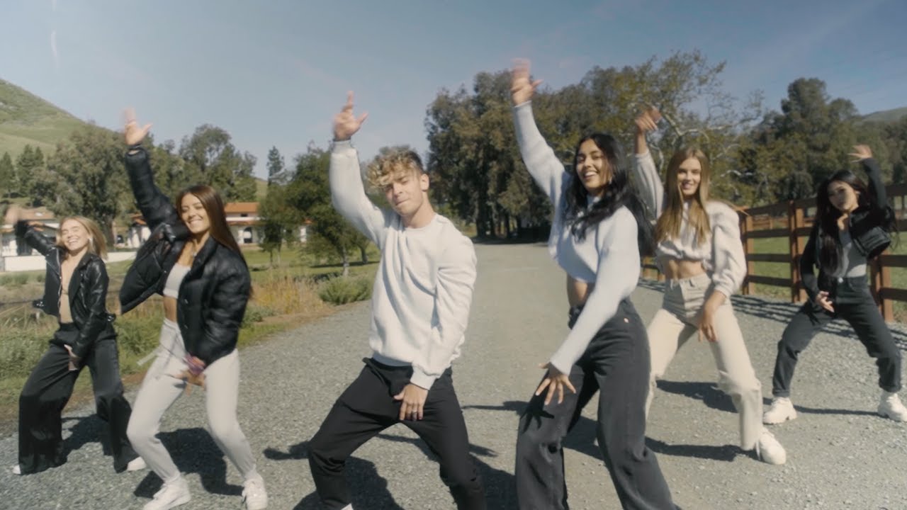 Now United Dancing to 