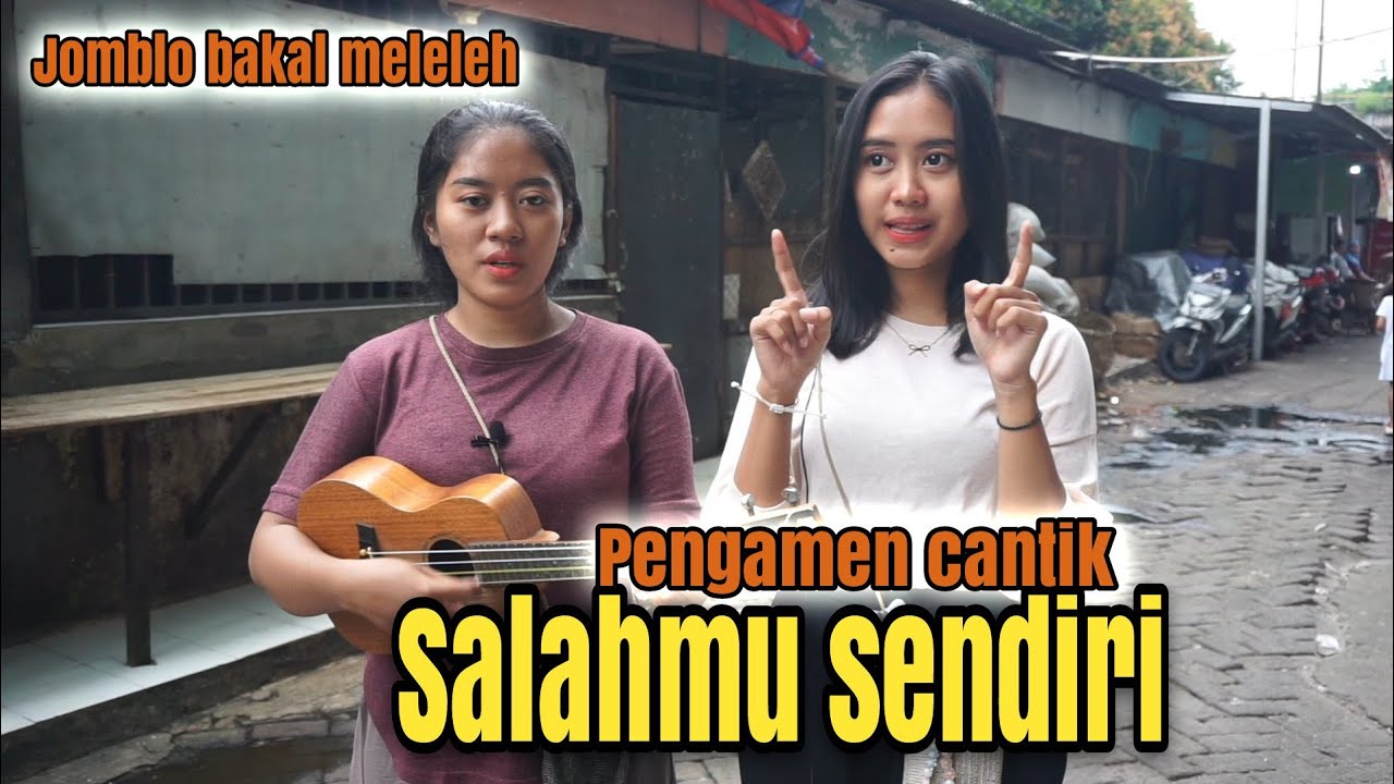 Lia Haliza vs Nia hazizah pengamen cantik..!!!salahmu sendiri versi ukulele pengamen jalanan