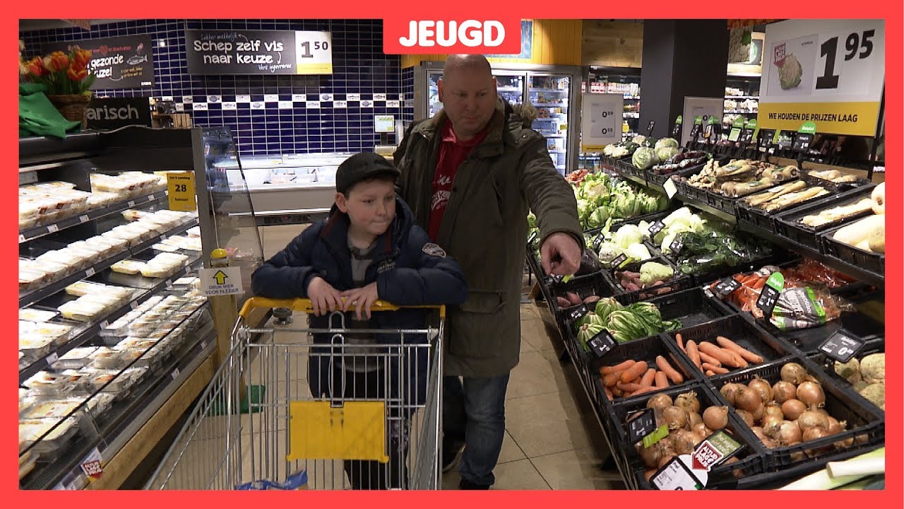 Nando en zijn familie leven een week als arm gezin