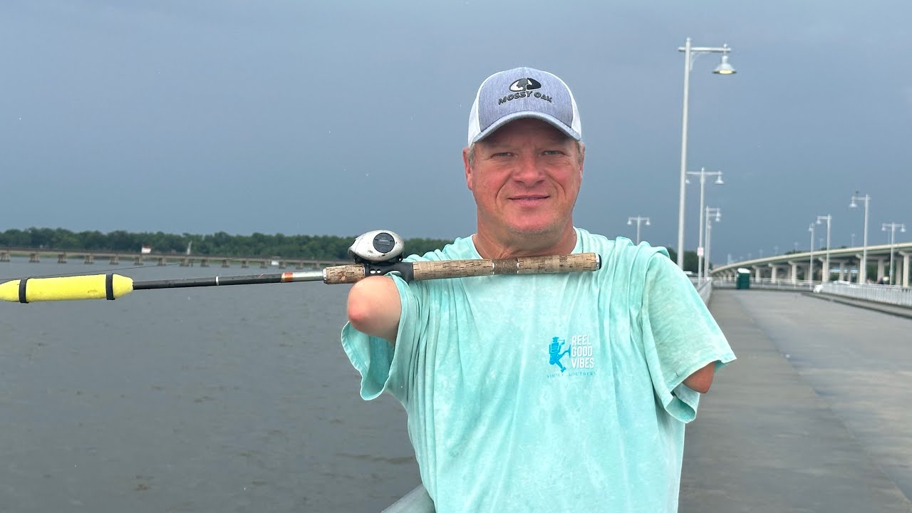 Pier FISHING in Biloxi, Ms- Blackened FLOUNDER (CATCH, CLEAN, COOK)