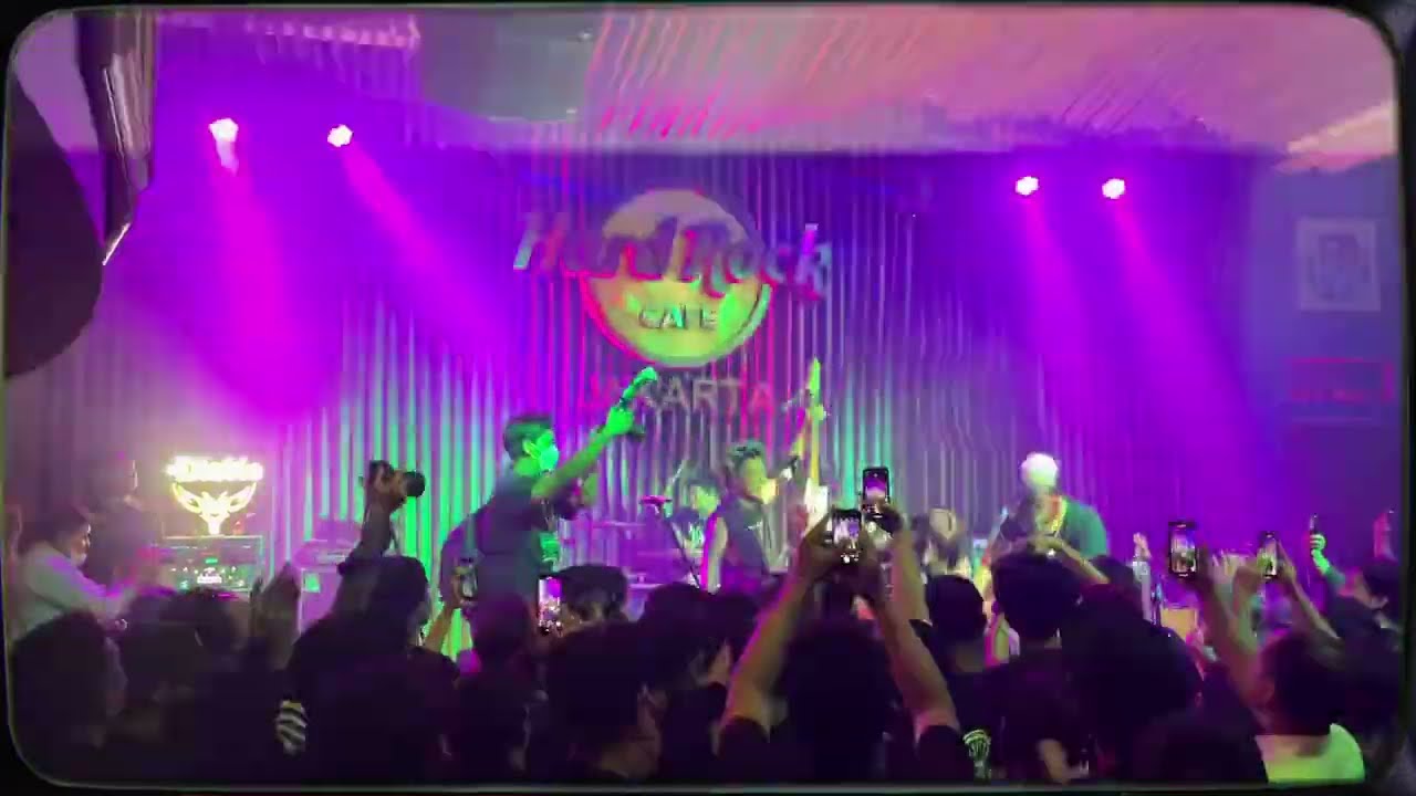 SUMMERLANE - Sweet Escape featuring “CHUA” (Kotak) | Live at Hard Rock Cafe Jakarta