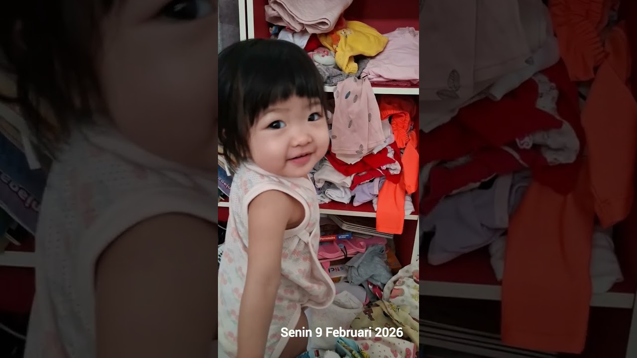 KEGIATAN BAYI 11 BULAN | HANNAH SUDAH MULAI BISA MEMBACA