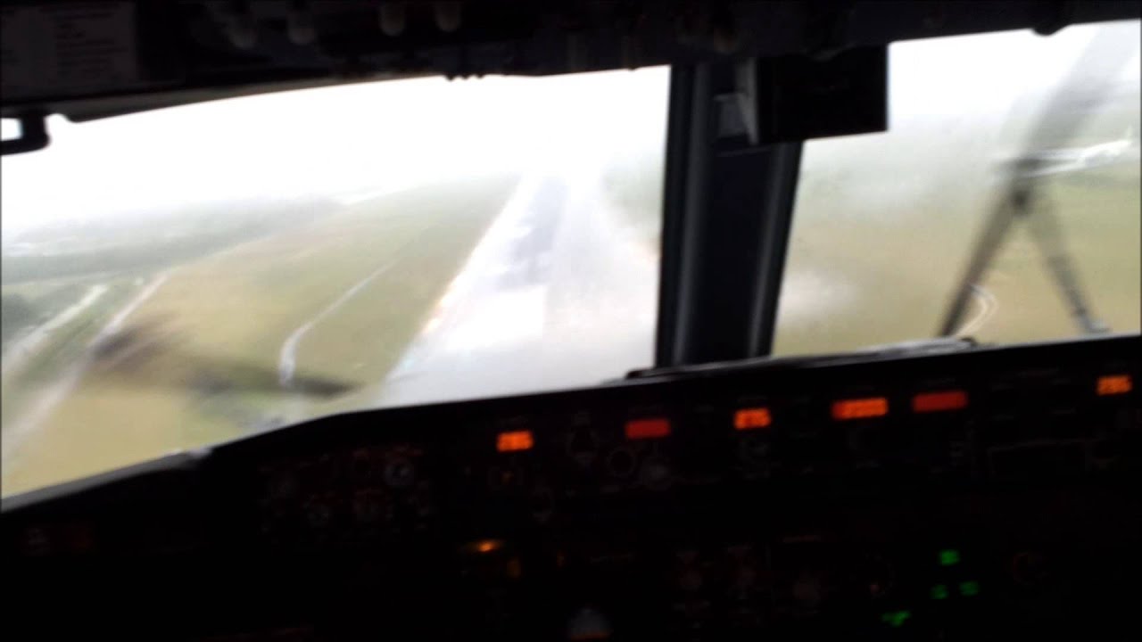 Avião teve aquaplanagem no pouso?