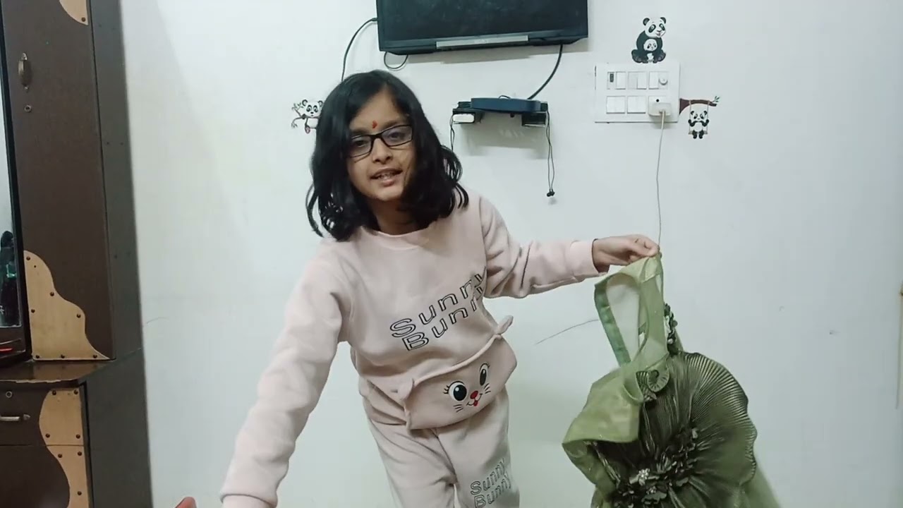 Vanya ne dikhai apni party wear dress 🥻👗