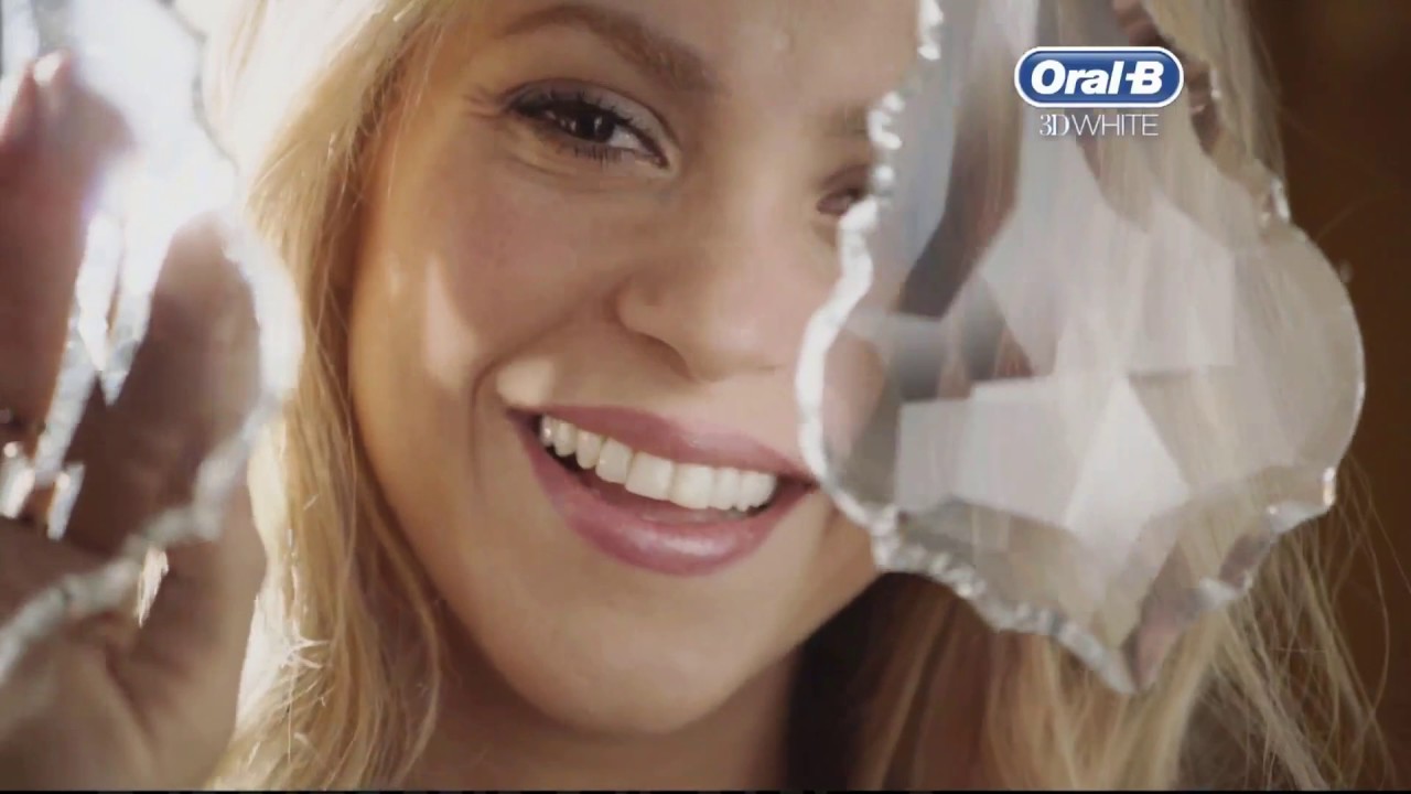 Oral-B 3DWhite pasta blanqueante - Shakira - Anuncio Publicidad Comercial 2017