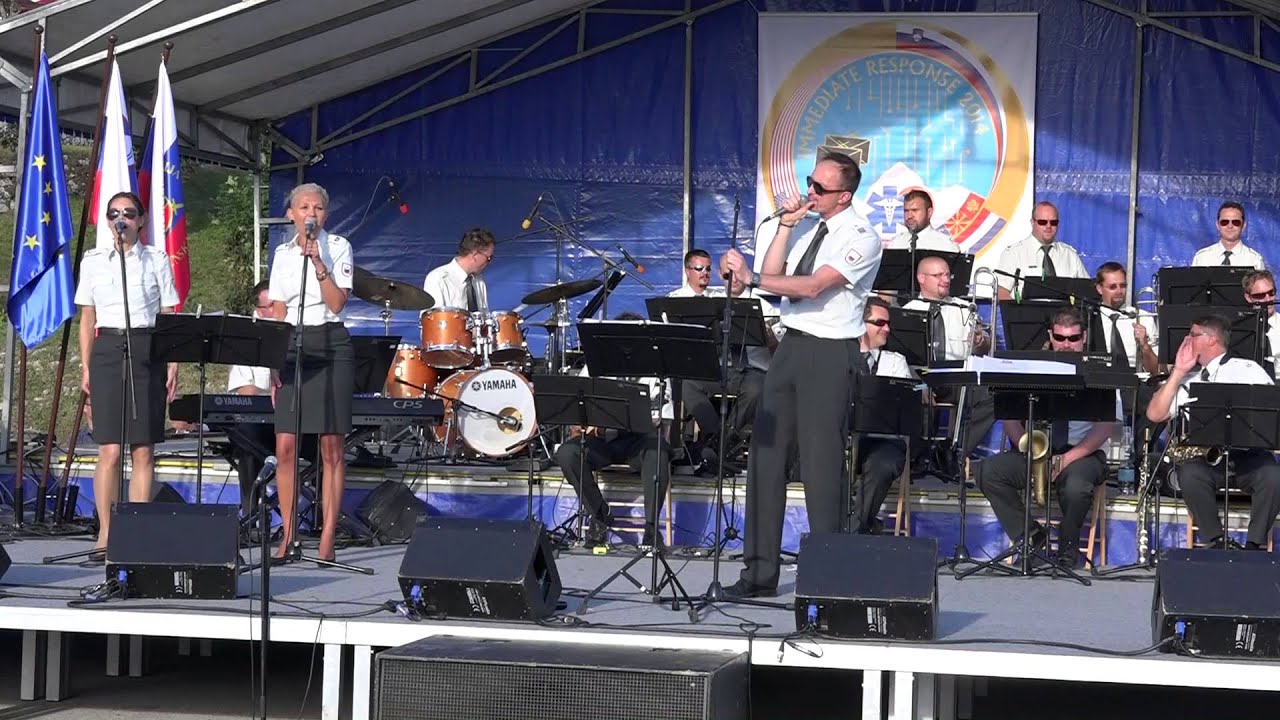 Orkester Slovenske vojske in Oto Pestner v Postojni