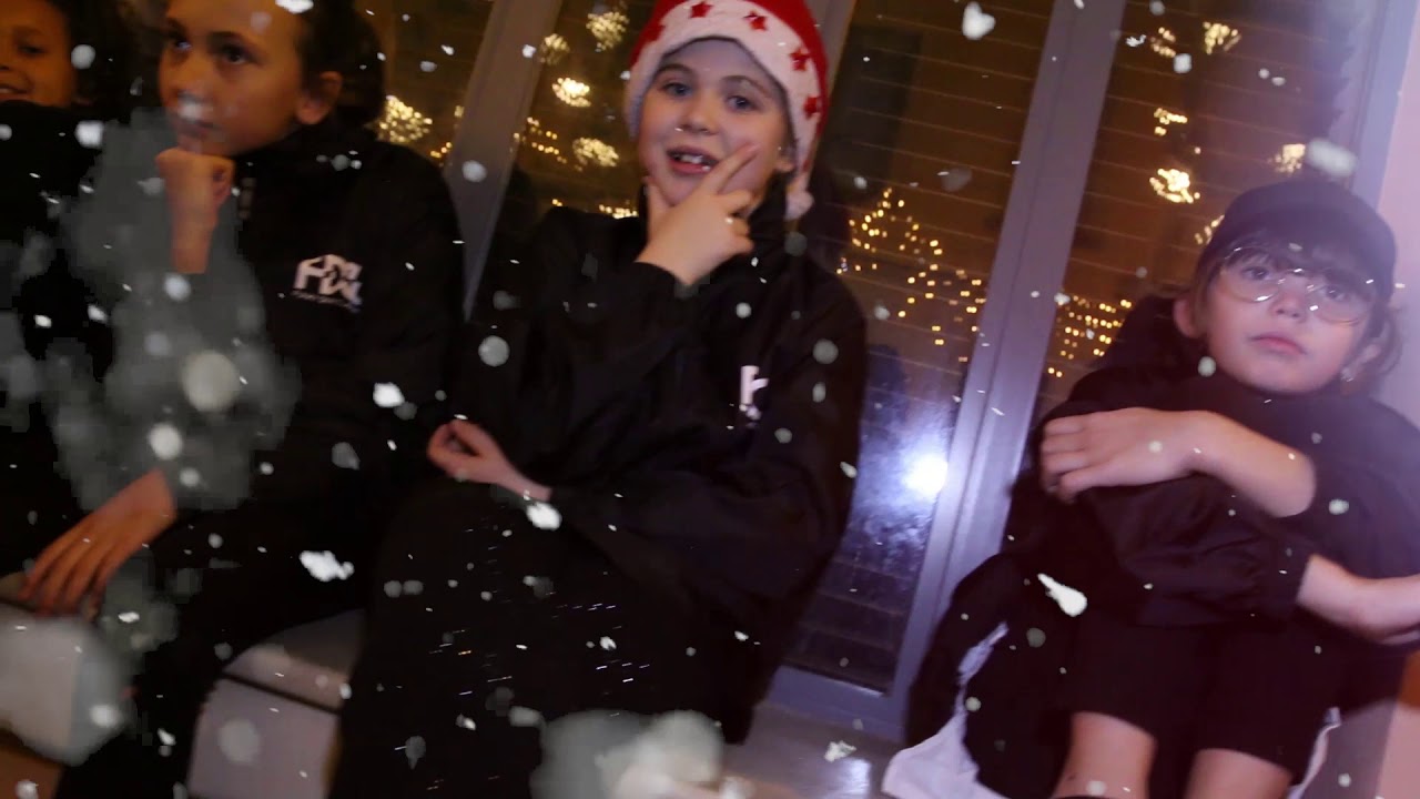 Funky Dinamix Class'Urbaine ● Clip de Noël Enfants