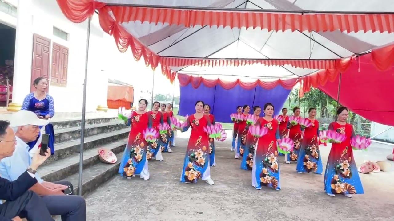 Về hội làng đi em-Thôn 5- Xã Tân Tiến