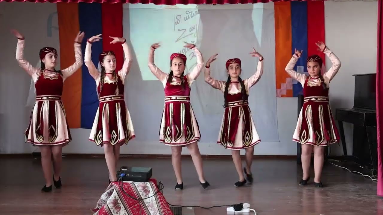 Գոռավանի Դպրոցի  Հանդես Ես Հայ Եմ, Ազգանունս Յան․ Handes  Es Hay Em, Azganuns Yan