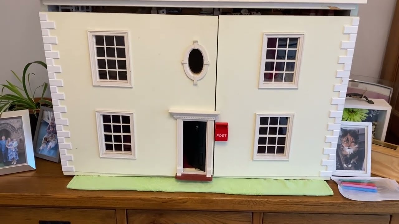Dolls house tour
