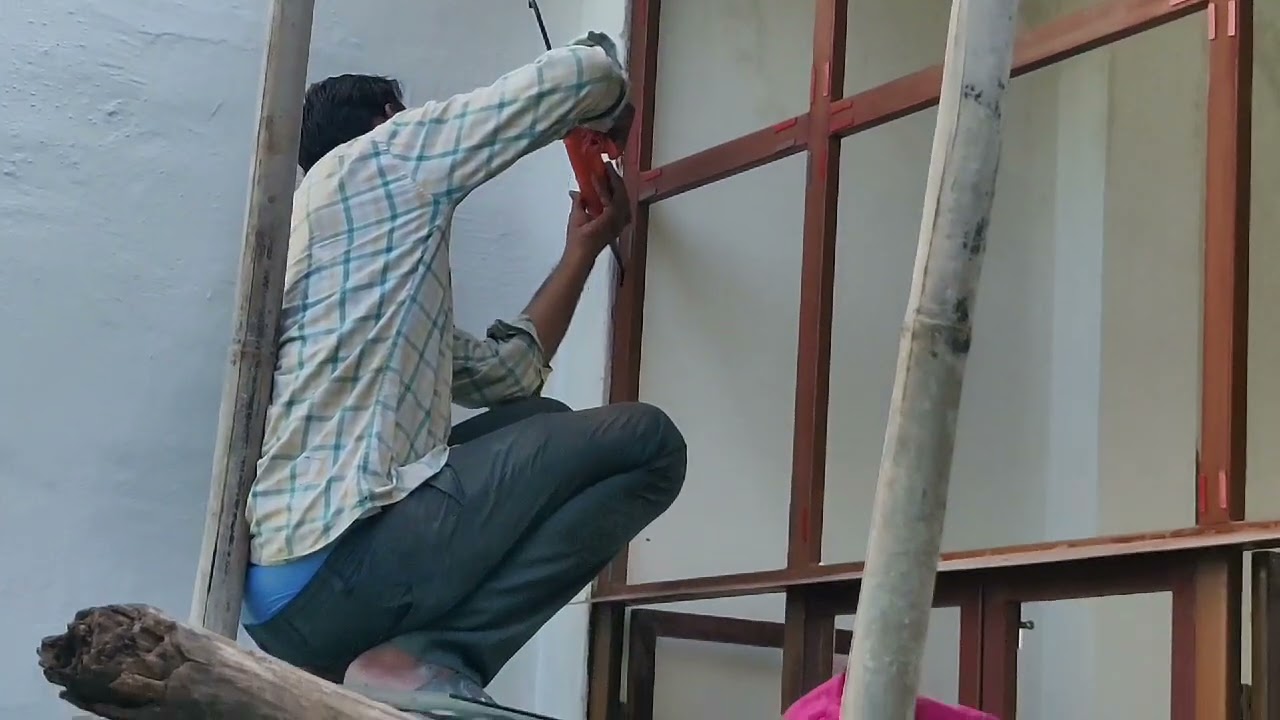 लौहे के window section पर Glass कैसे लगाते हैं। How to install glass in steel section