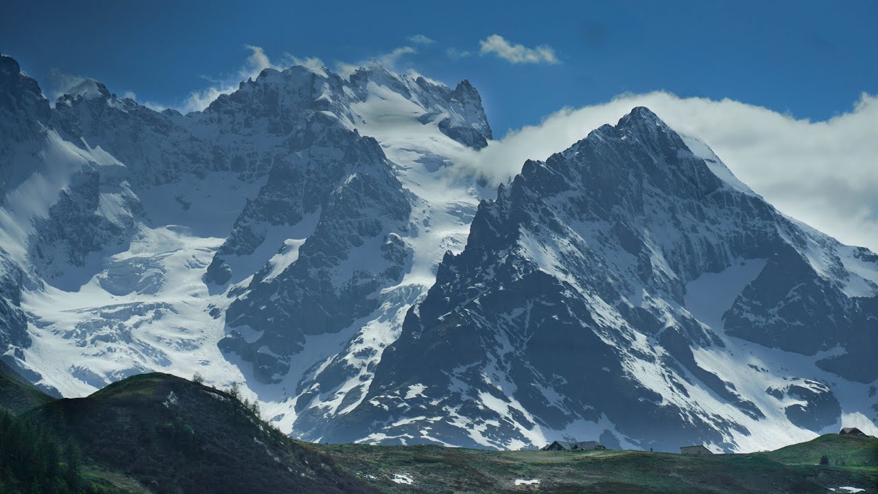 First track in La Grave