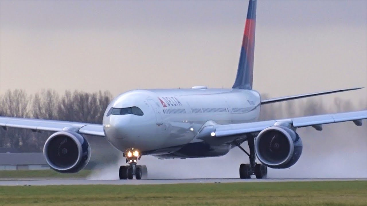 BIG Planes WET Polderbaan Take Offs B747, A350, B777, A330Neo, B767, B787, A330