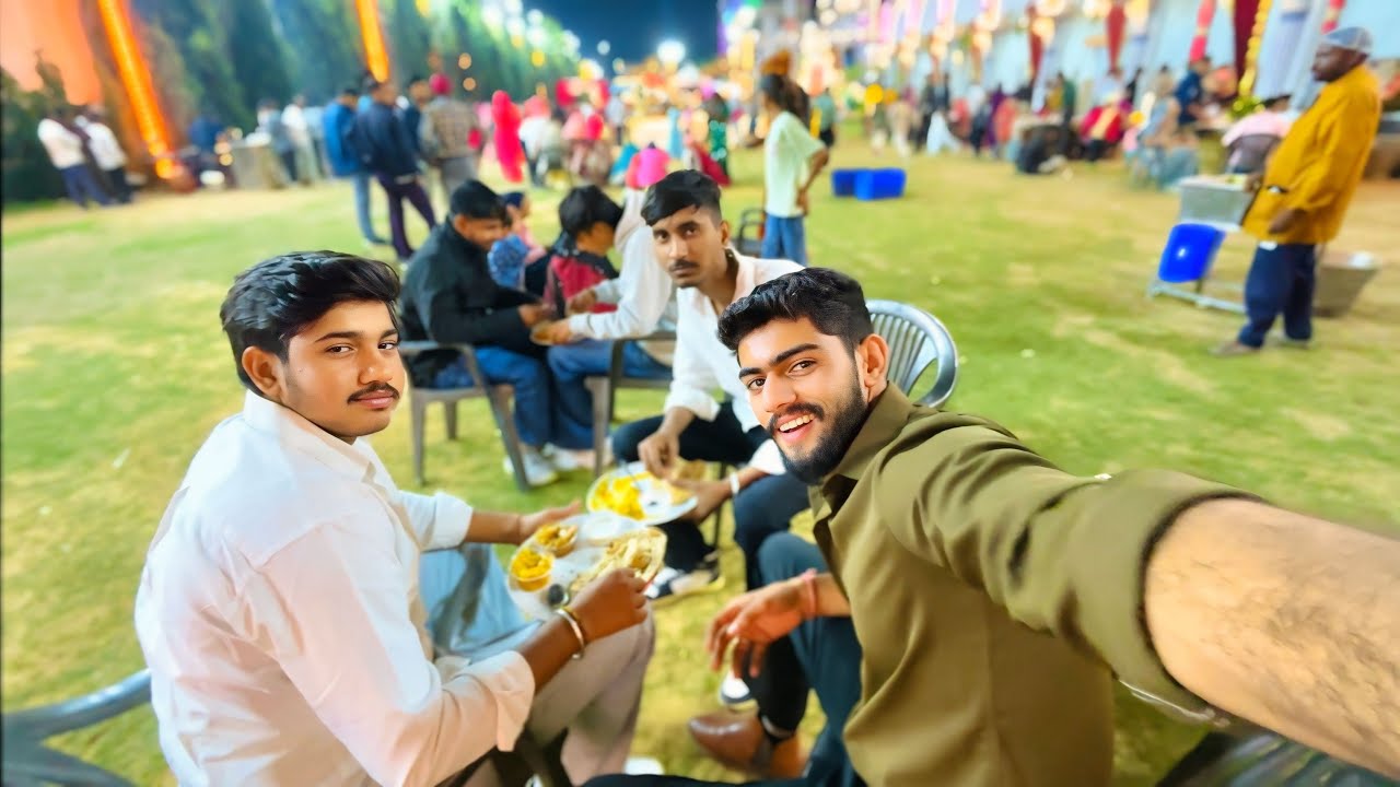 Bina bulayi shaadi mein gye khana khane😳😱 