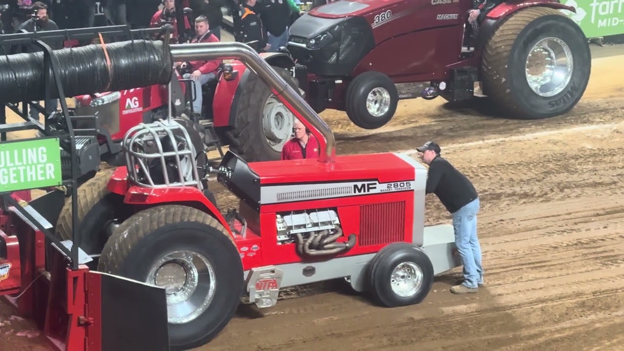 V8 Massy Ferguson 2805 Shakes The Stadium @ Louisville Farm Progress Show 