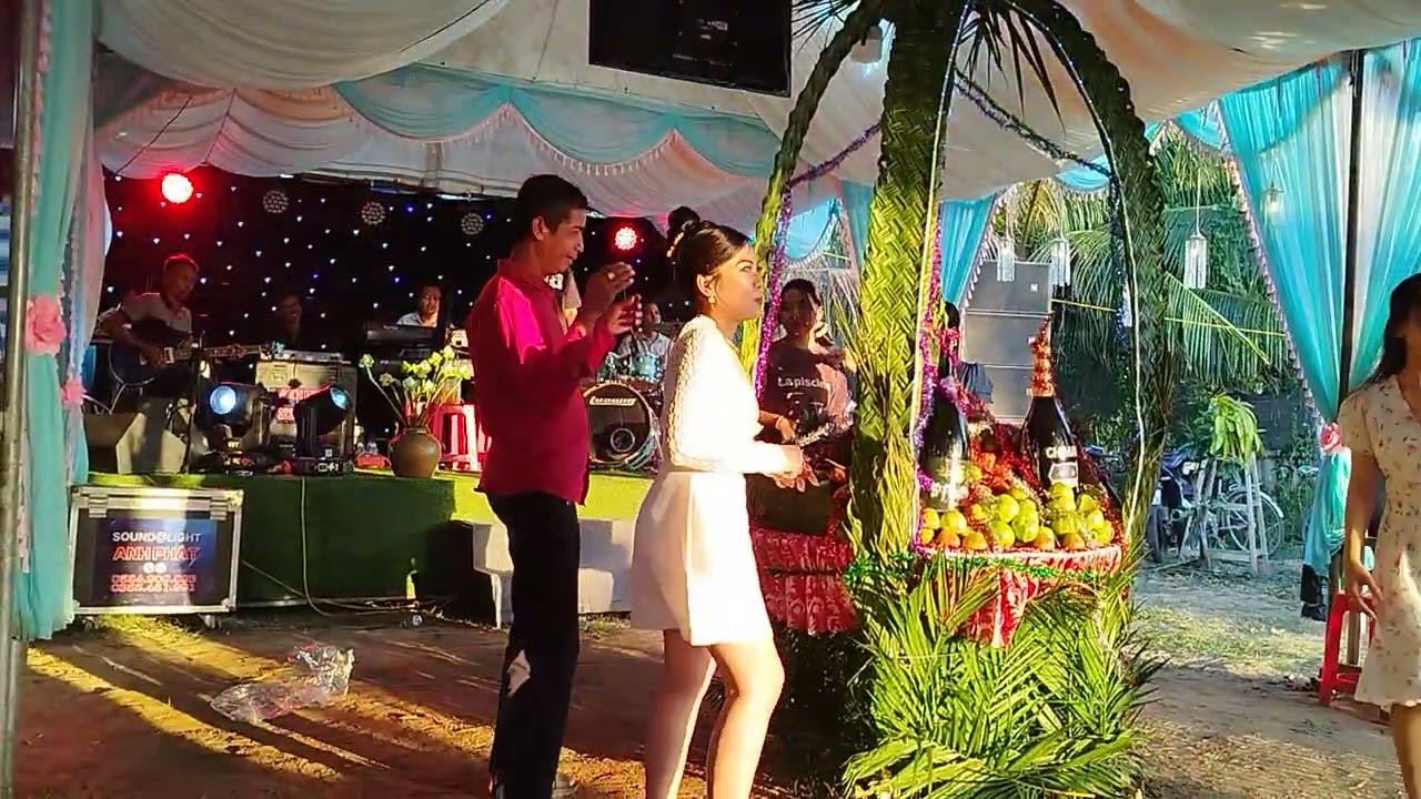 Ca sĩ sô thanh sóc chuối Trà Vinh