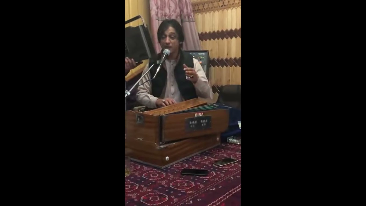 شزافت پروانی:شبِ رفتم به بالینی نگار_آهسته آهسته
