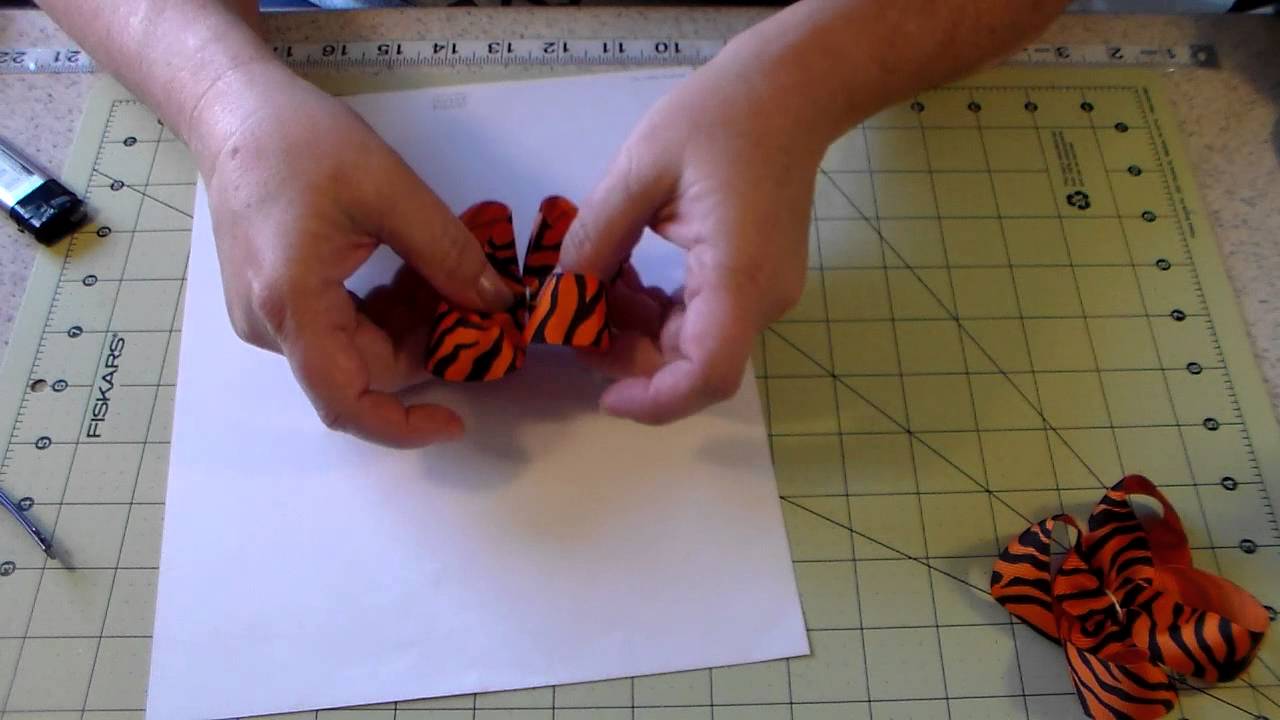 HOW TO make a twisted boutique bow with one ribbon and with two ribbons