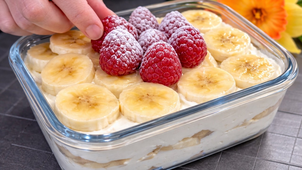 No-Bake Bananen-Dessert mit Mascarpone und Himbeeren | Einfaches Rezept
