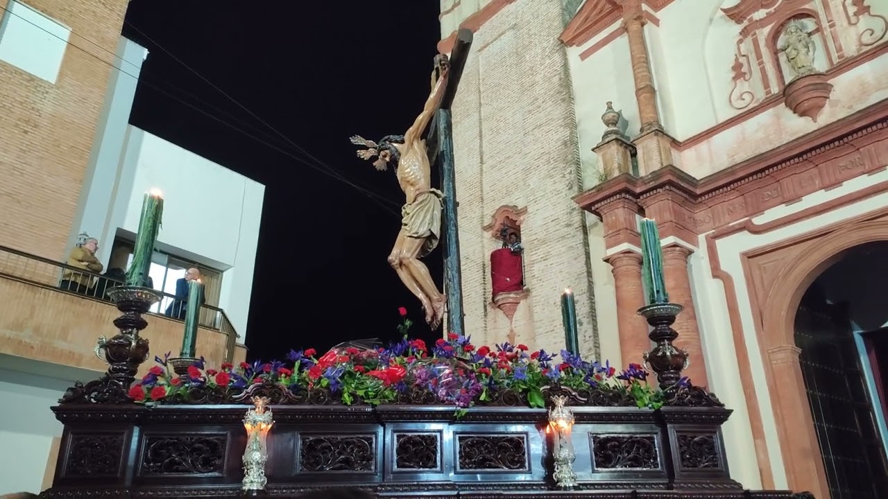 Cristo de la Vera Cruz acompañado por la Agrupación Nuestra Señora de Fuente Clara