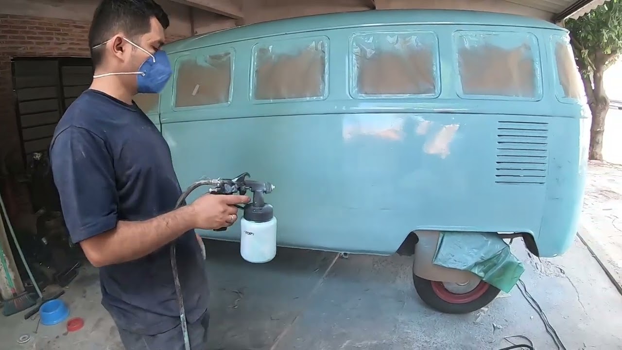 Pintando minha Kombi em Casa