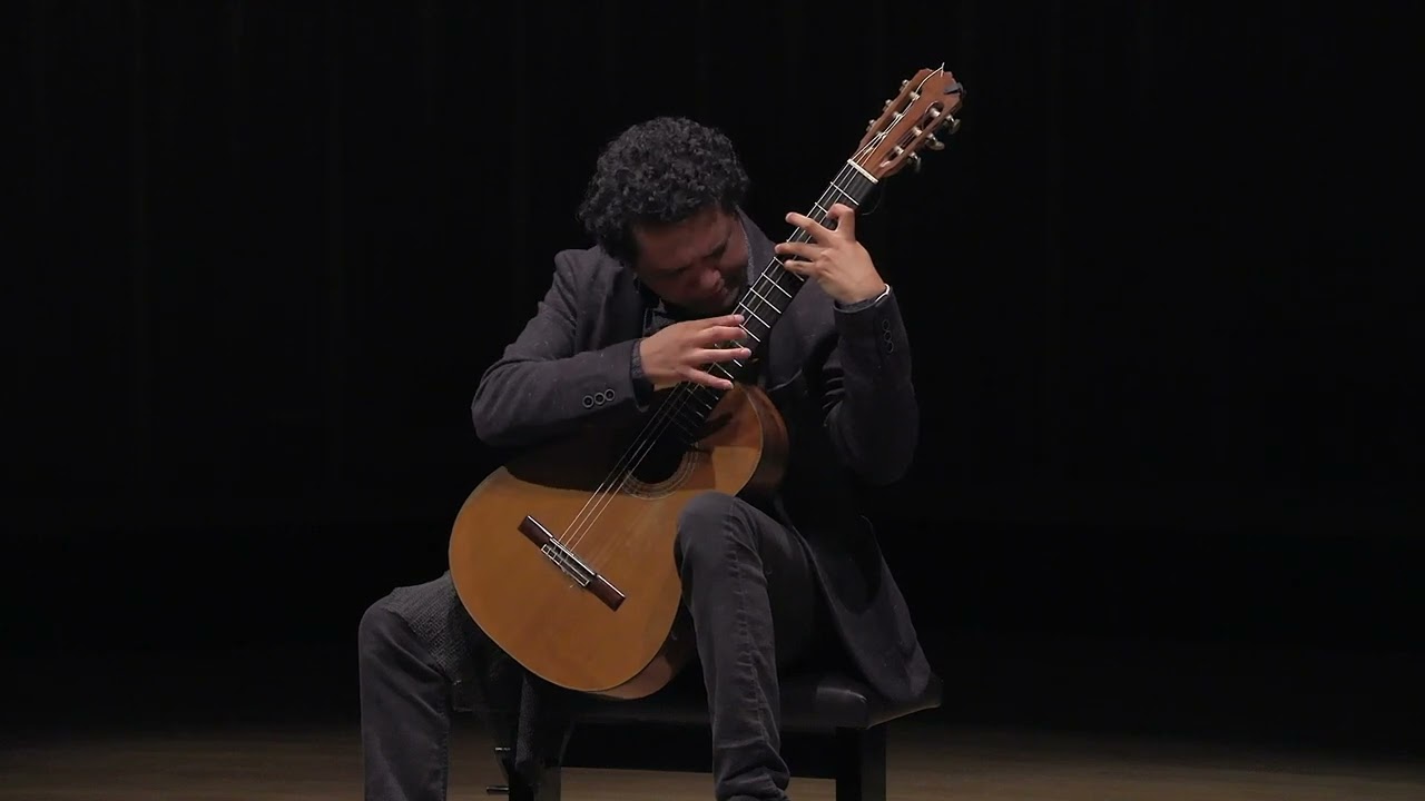 Variationen Über ein Thema von Debussy (Tilman Hoppstock/Allan Willcocks), Alfredo Amezcua, guitar.