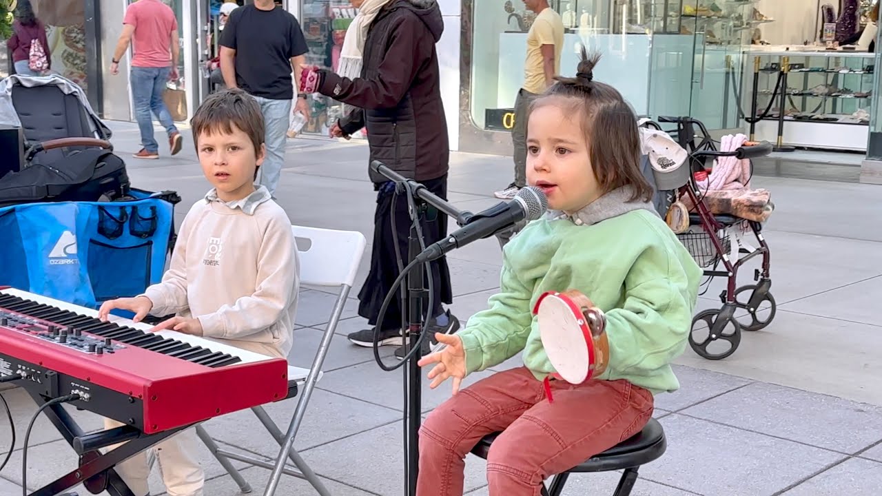 3-year-old SINGER makes 