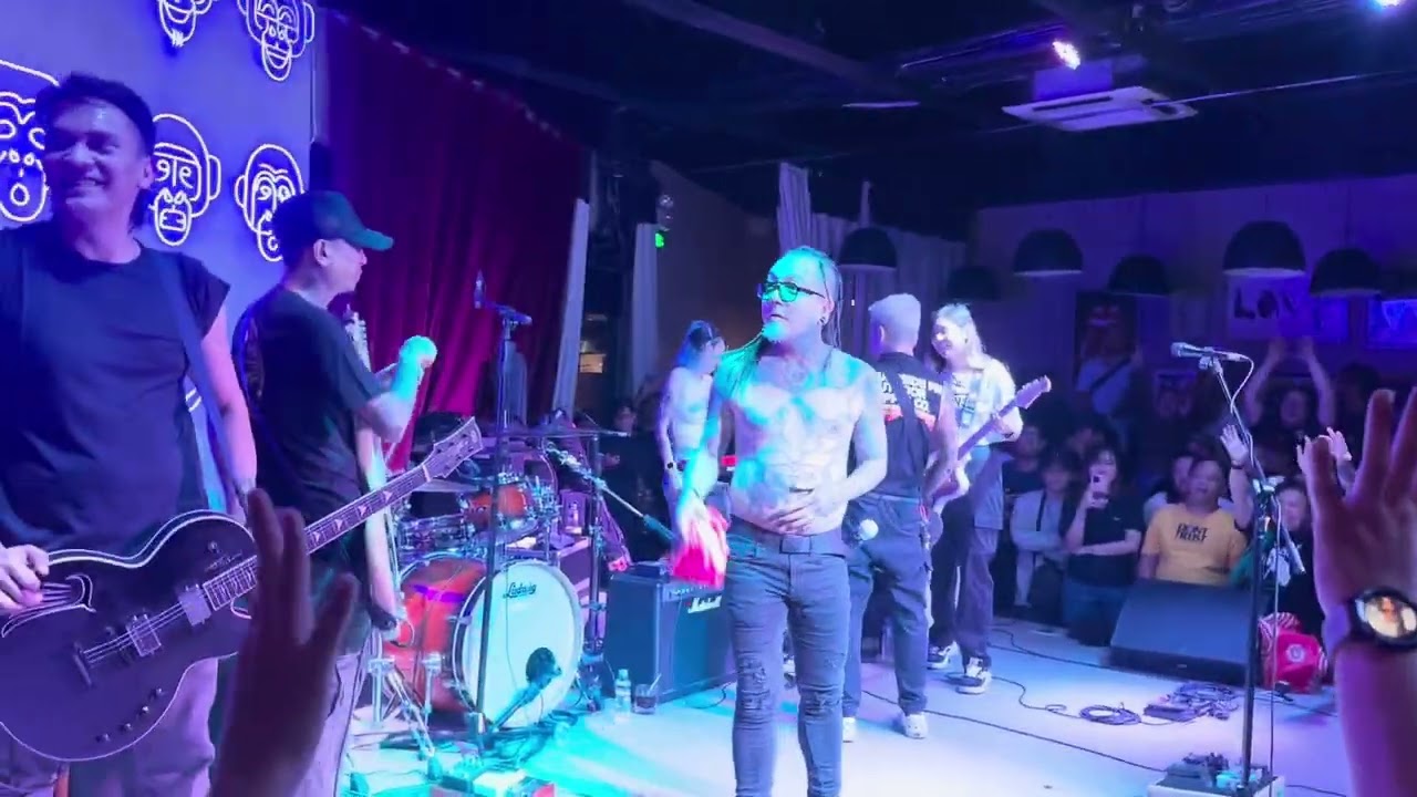 KAMIKAZEE - Sobrang Init
