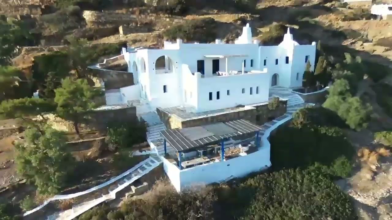 Villa With a Pool or NOT ? Artistic House in Ios.