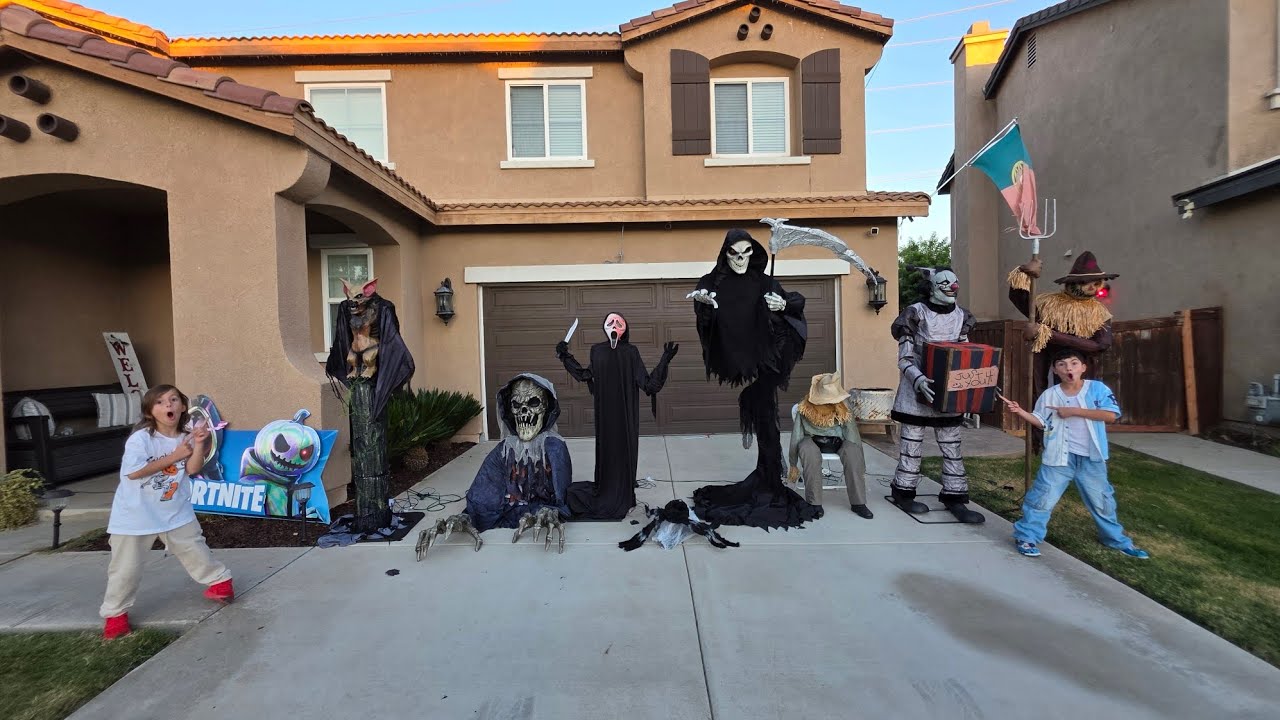 Spirit halloween 2025 closeout