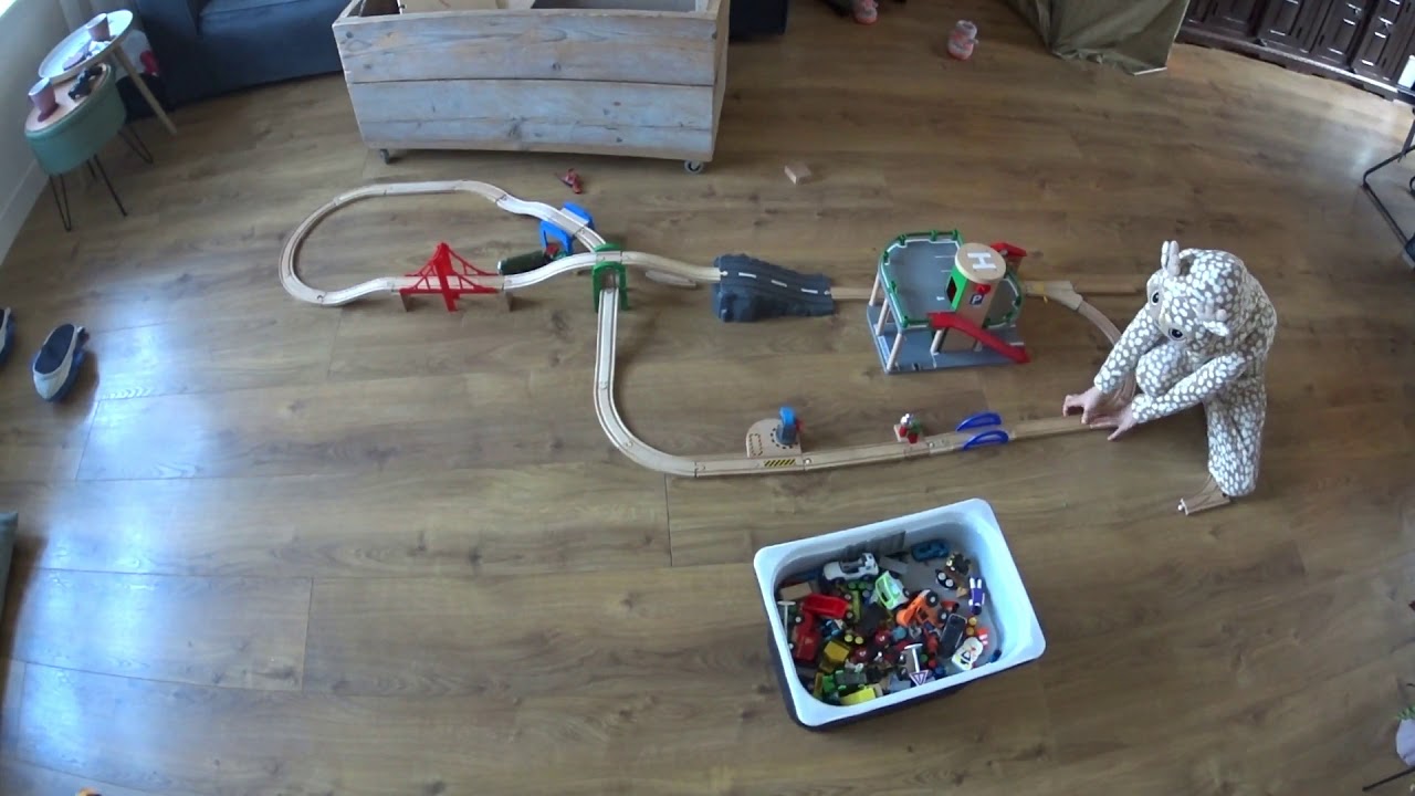 Treinbaan. Grote treinbaan van Brio, BigJigs, Ikea, Hema en Lidl houten speelgoedtrein