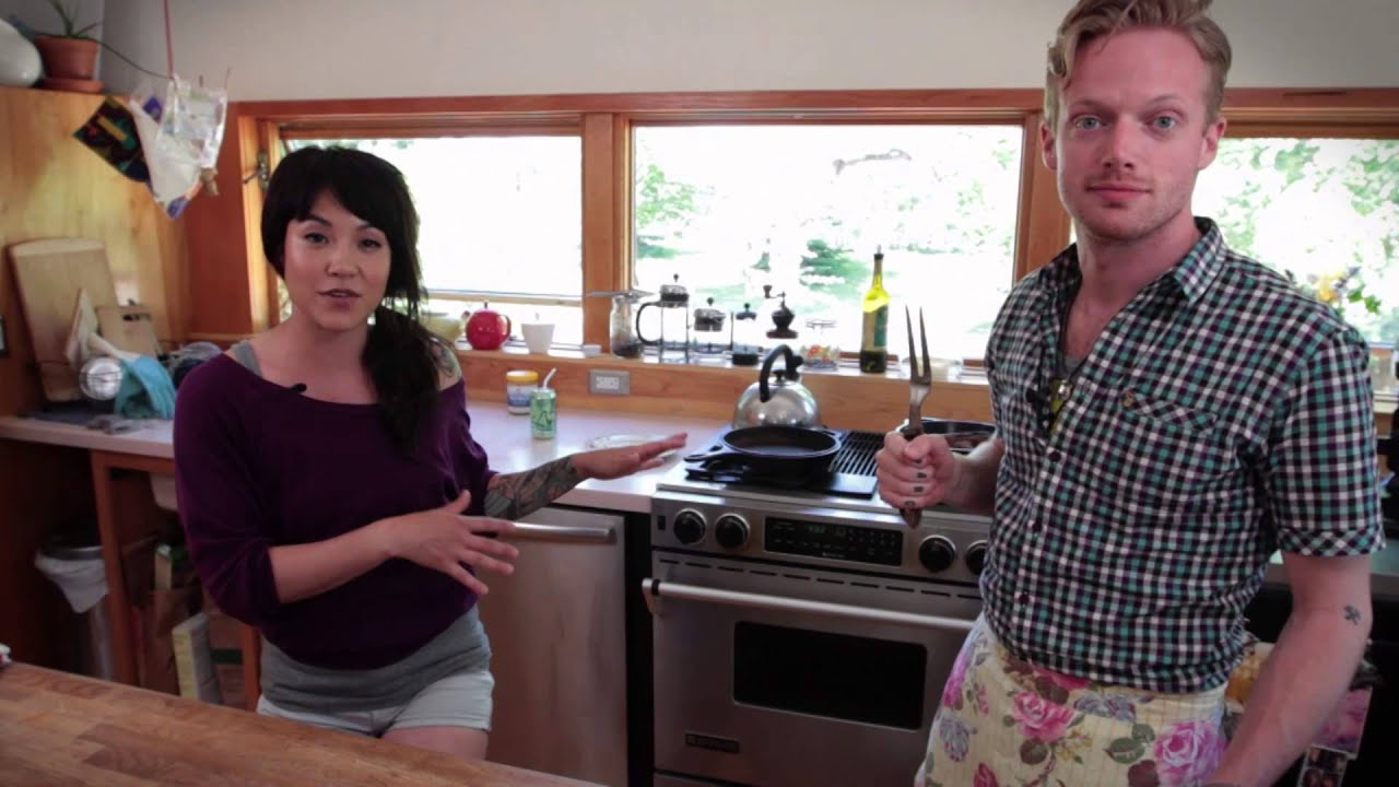 Shake n Bake: Pulled Pork featuring Astronautilas