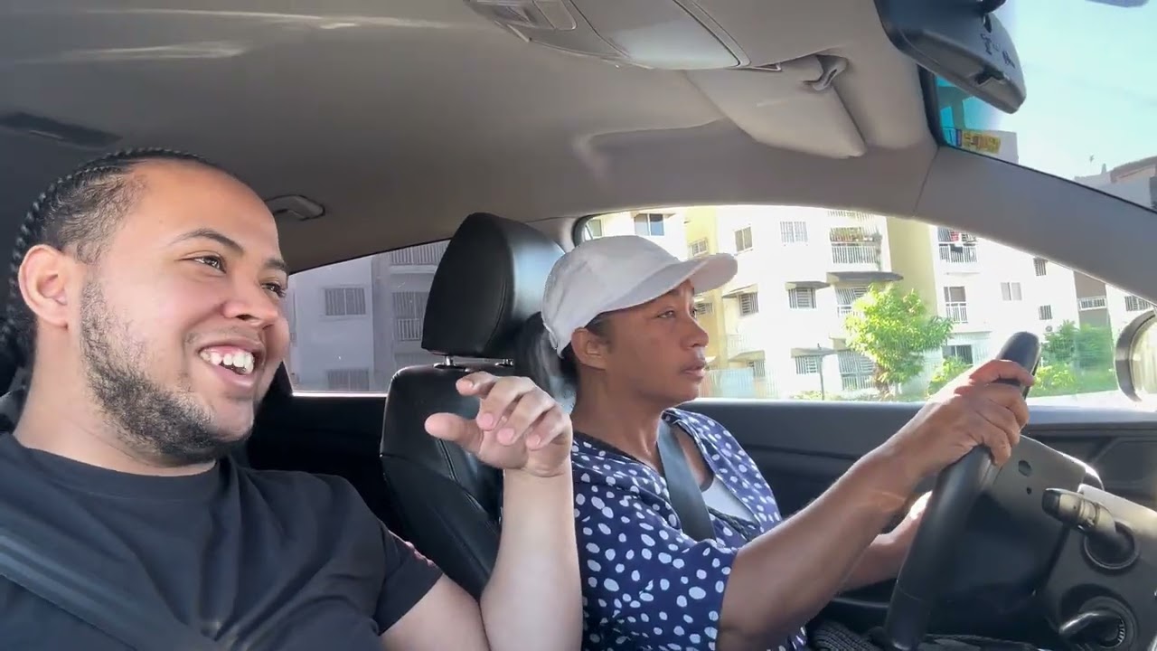 Enseñando a mi madre a conducir😳😅