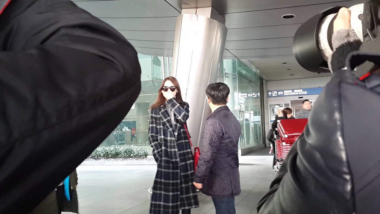 151128 YoonA @ Incheon Airport (by Soshivn)