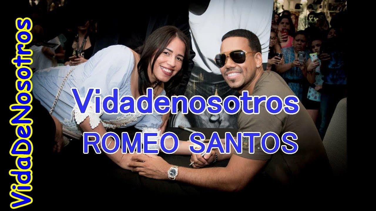 Romeo Santos Autógrafo de Golden en The Mall of San Juan Puerto Rico - VidaDeNosotros
