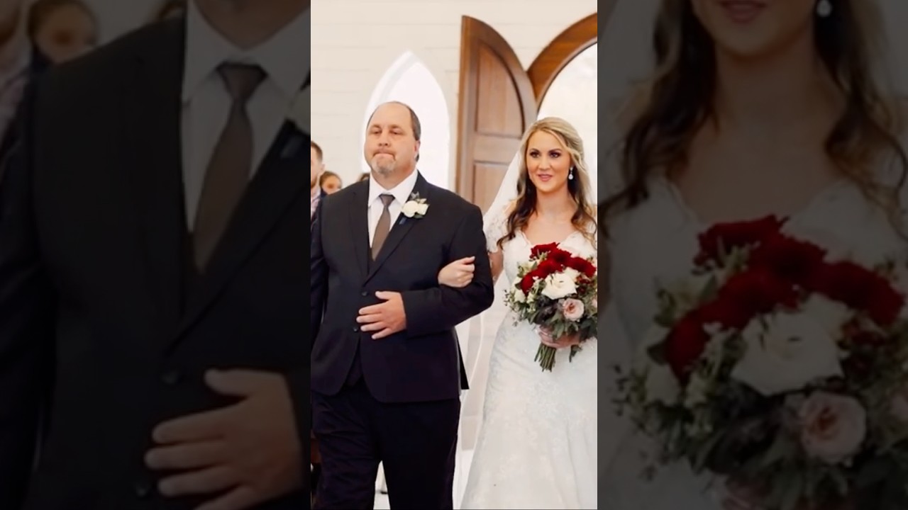 When the bride walks in&hellip; 😱 #countrywedding #wedding
