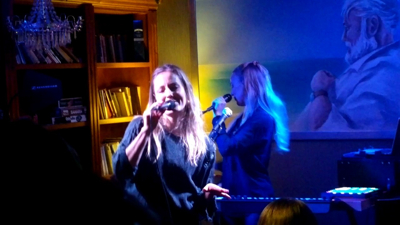 Mariska – Itserakkausjuttuu – 3.2.2017 Hemingway's, Tampere
