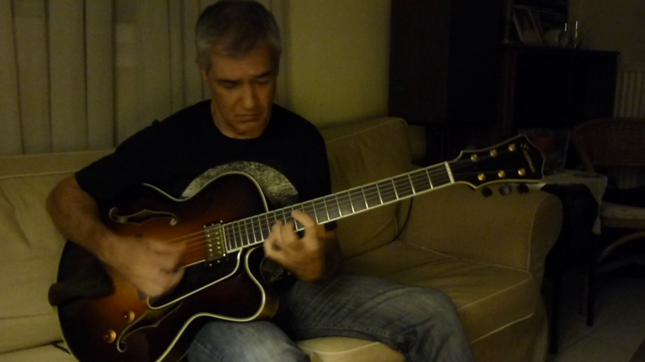 Makis Ablianitis plays with an Eastman AR803CE