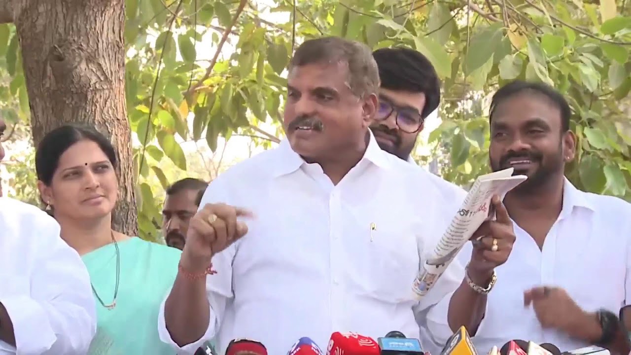 అసెంబ్లీ మీడియా పాయింట్ వద్ద వైయస్‌ఆర్‌సీపీ సభ్యులు ప్రెస్‌మీట్