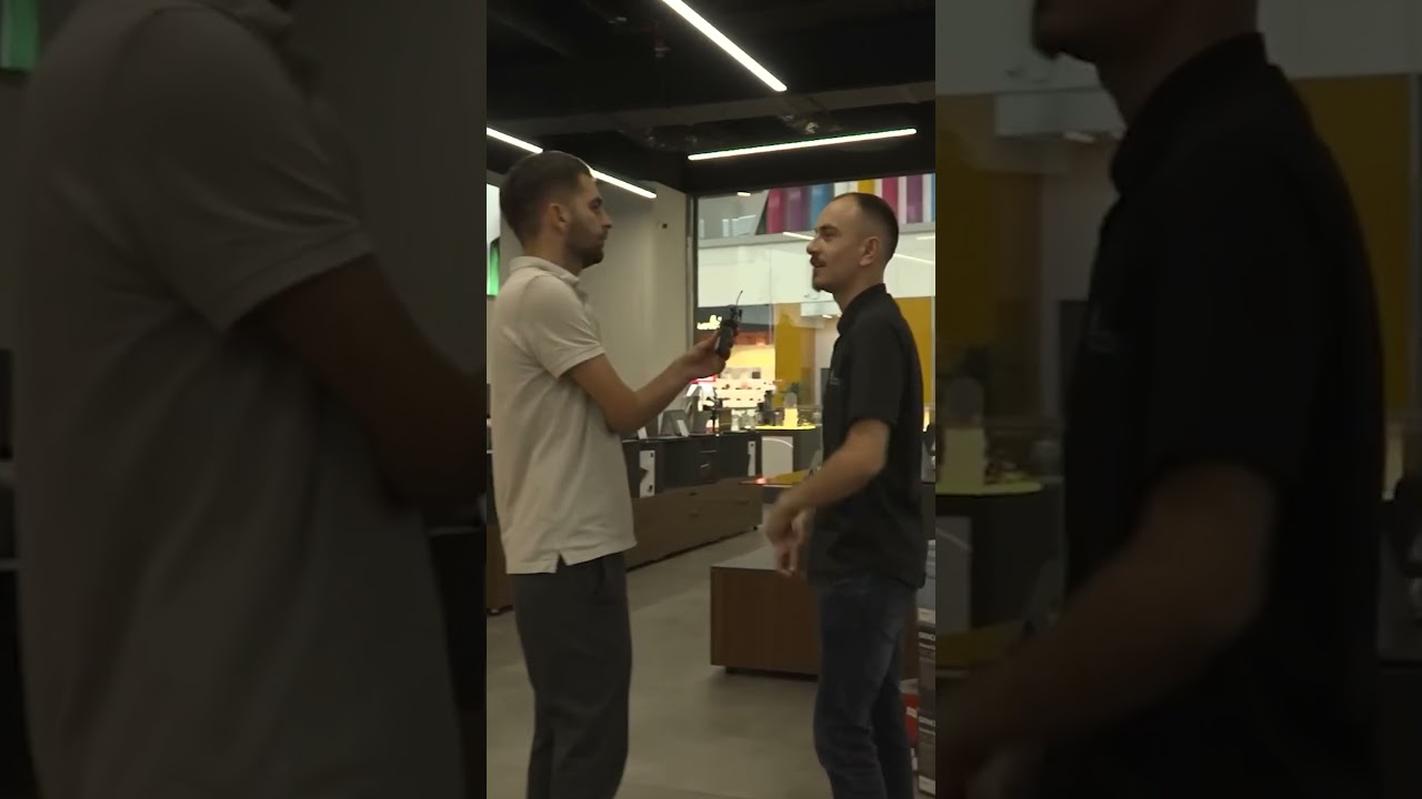 Burim Pacolli siguron një Llaptop për një student nga Button Electronic