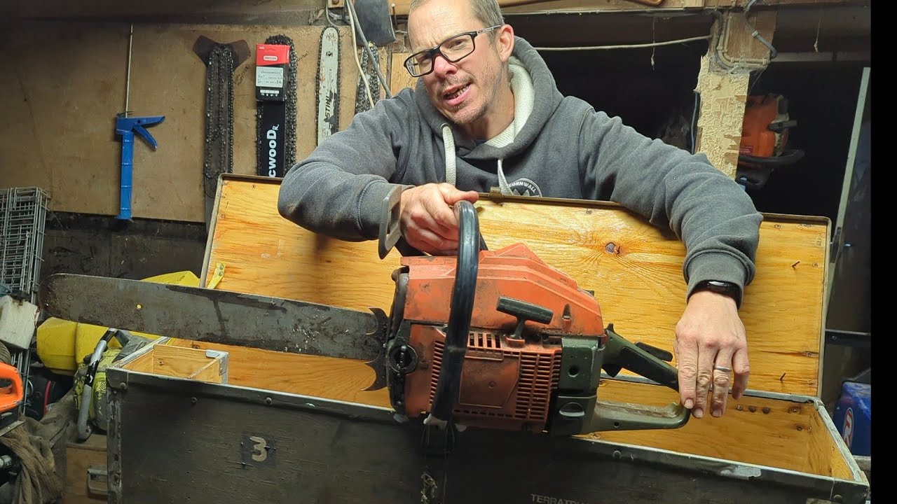 Army / Military Husqvarna 181 & 268xp and a surprise. Vintage Chainsaw rebuild bliss!