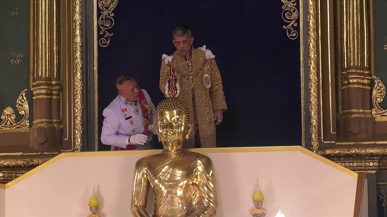 พระบาทสมเด็จพระเจ้าอยู่หัว เสด็จฯ เข้าวัดราชบพิธสถิตมหาสีมาราม