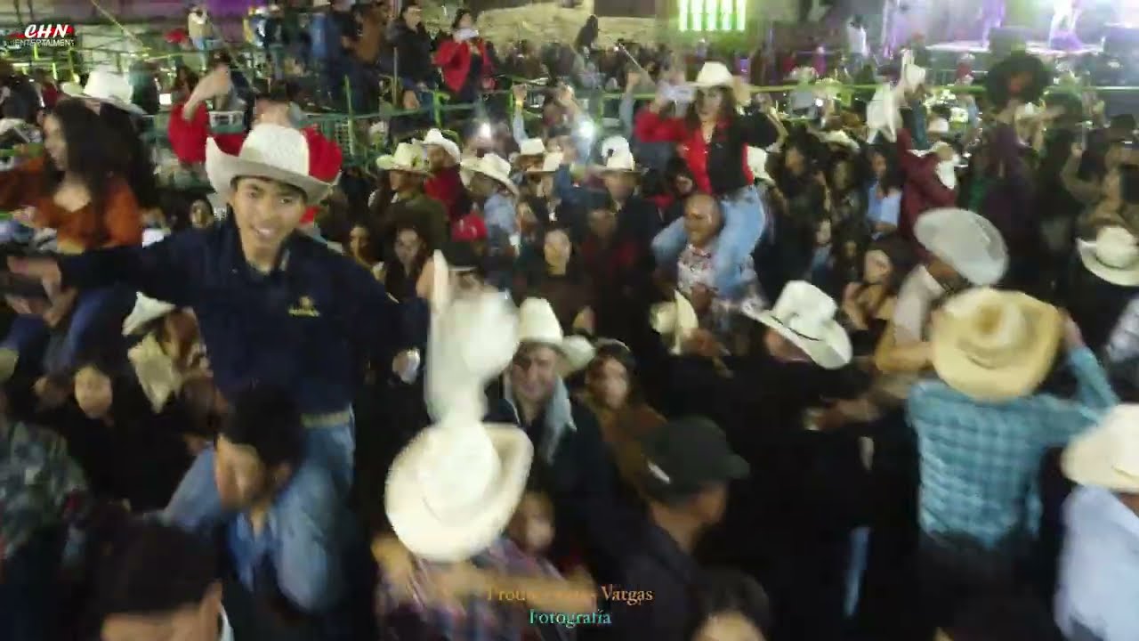 EL TRIVALISIMO EN LA FUENTE TEQUISQUIAPAN QUERETARO CON LEGITIMO