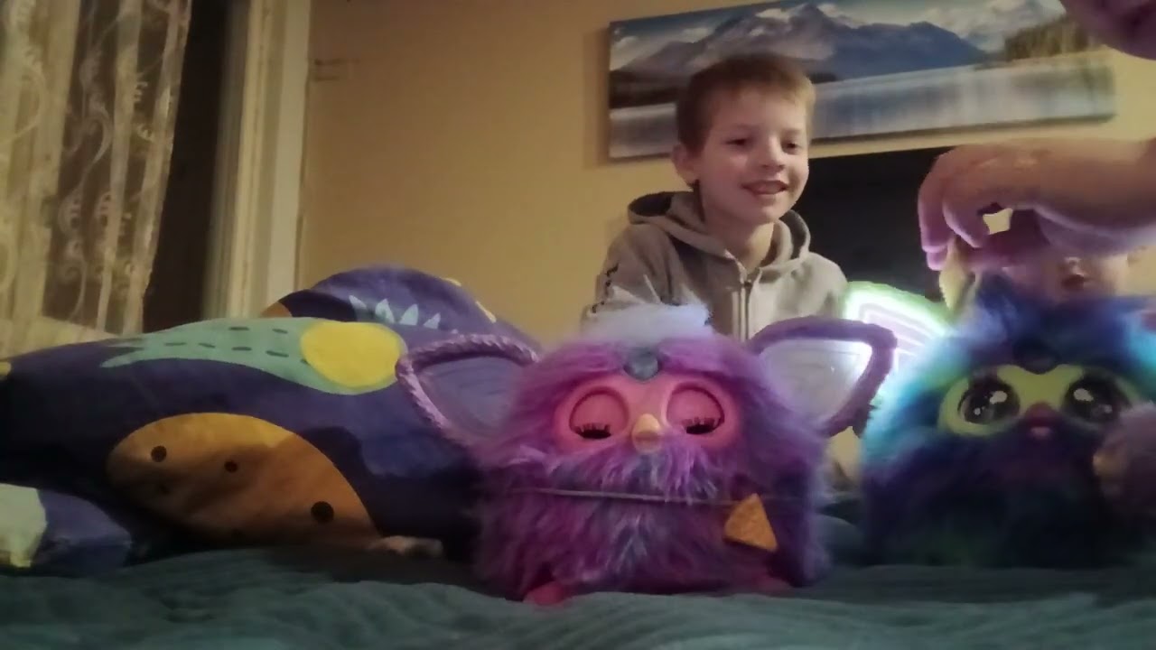 Распаковка Furby galaxy с Иваном, Егоро